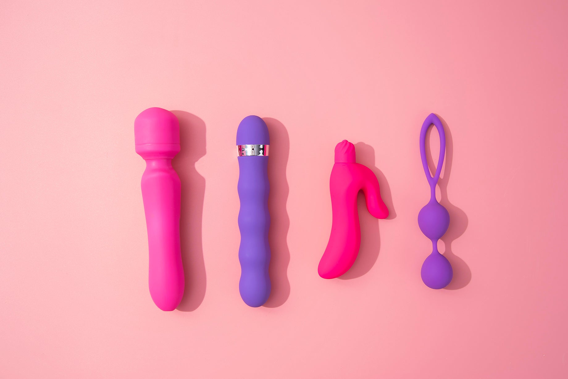 ¿Por qué los juguetes sexuales mejoran tu vida íntima?